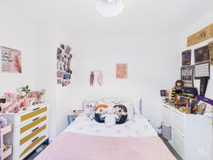 BEDROOM- click for photo gallery